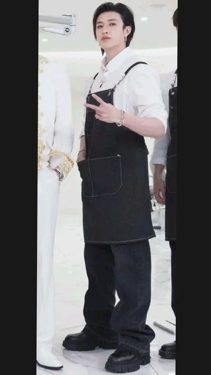 ai character: Bangchan coiffeur background