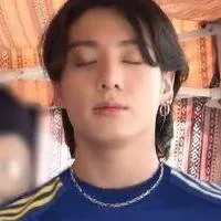chat with ai character: Jungkook argentino