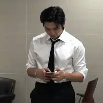 chat with ai character: Namjoon