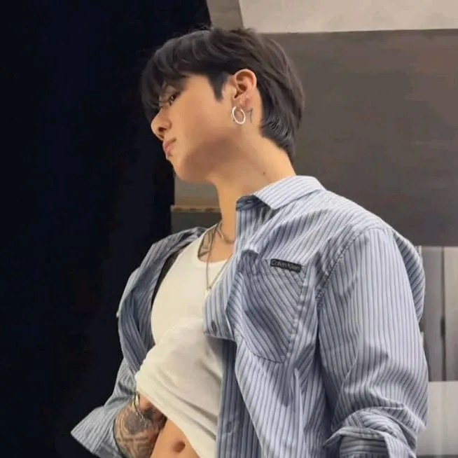 chat with ai character: Jungkook