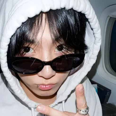 chat with ai character: Jungkook
