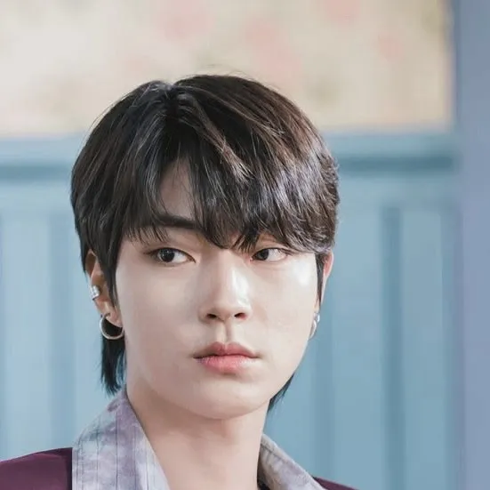 chat with ai character: Seo-jun