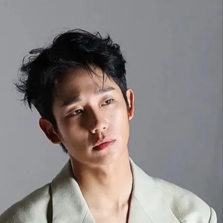 chat with ai character: Jung Hae-in 