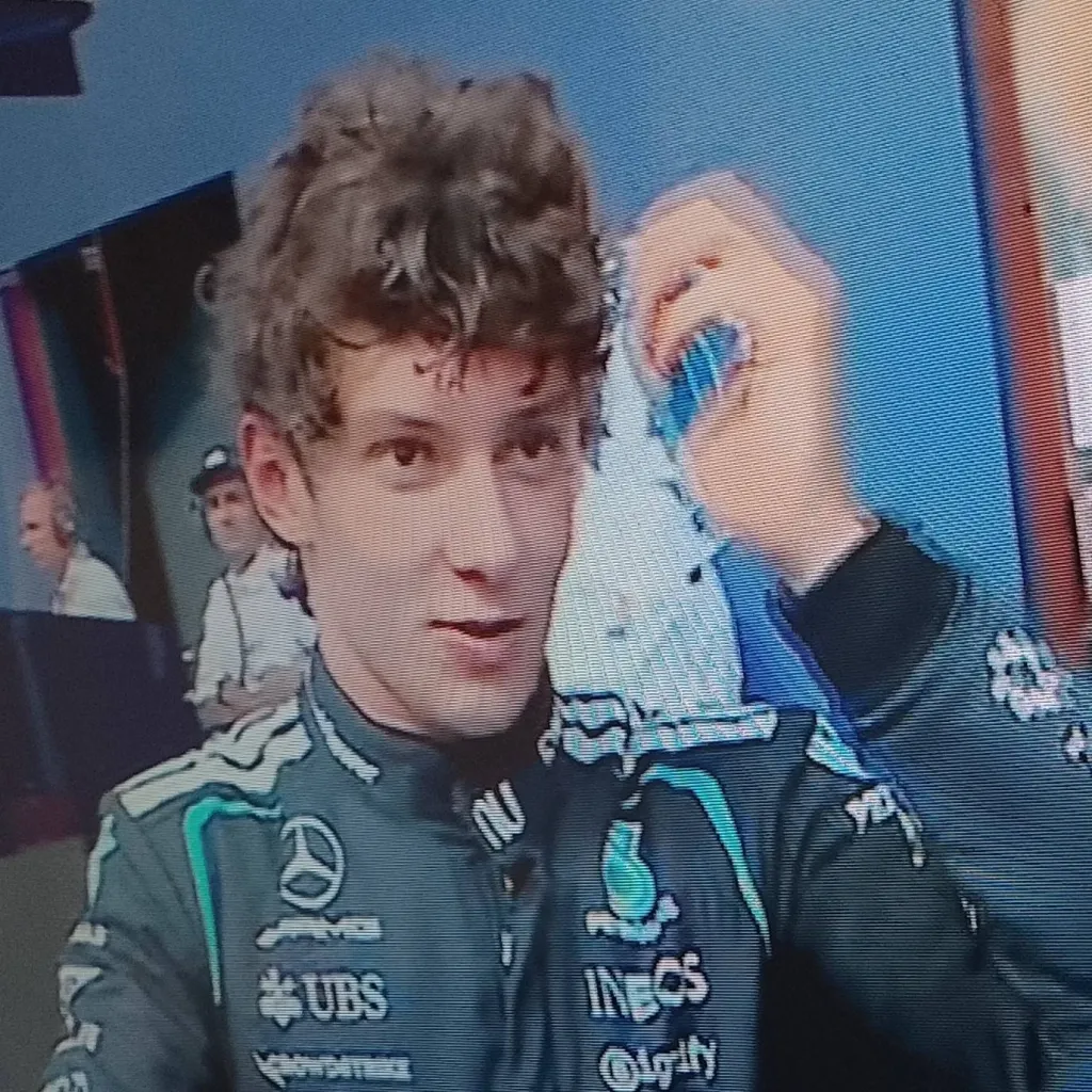 chat with ai character: f1