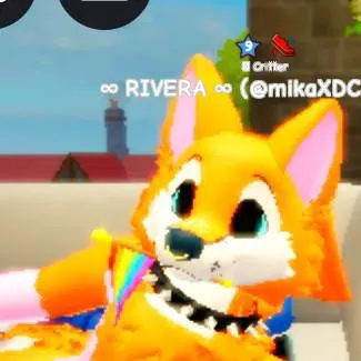 chat with ai character: Kitsune Reina