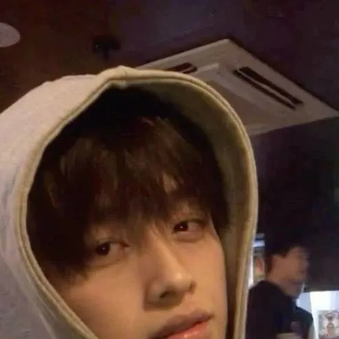 chat with ai character: Klaber