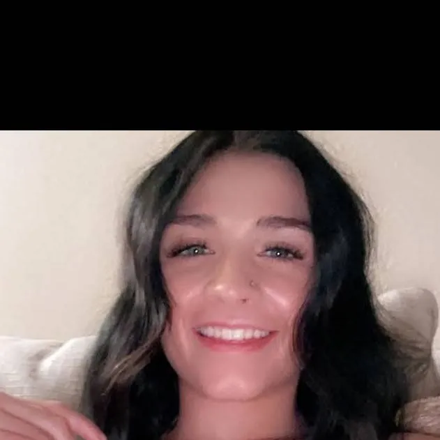 chat with ai character: Aaliyah neiezer
