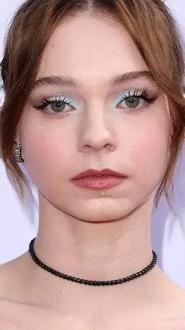 ai character: Emma Meyers background