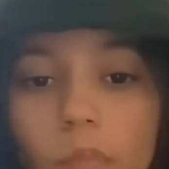 chat with ai character: mommy Jenna 