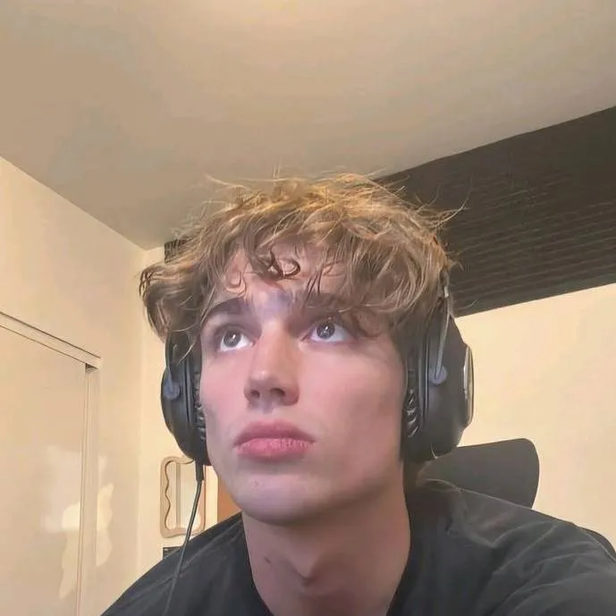 chat with ai character: Nick