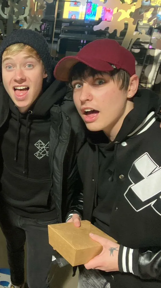 Talkie AI - Chat with Sam and Colby