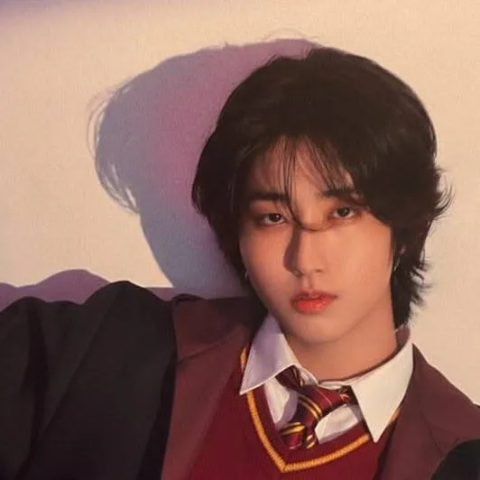 chat with ai character: Han Jisung 🫶🏻💞