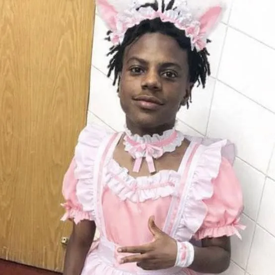 chat with ai character: femboy 