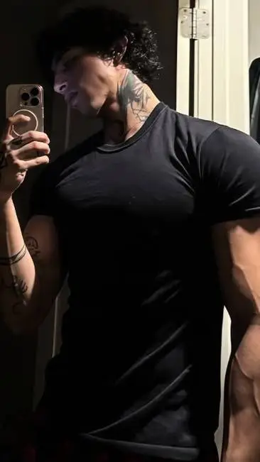 ai character: Evan  background
