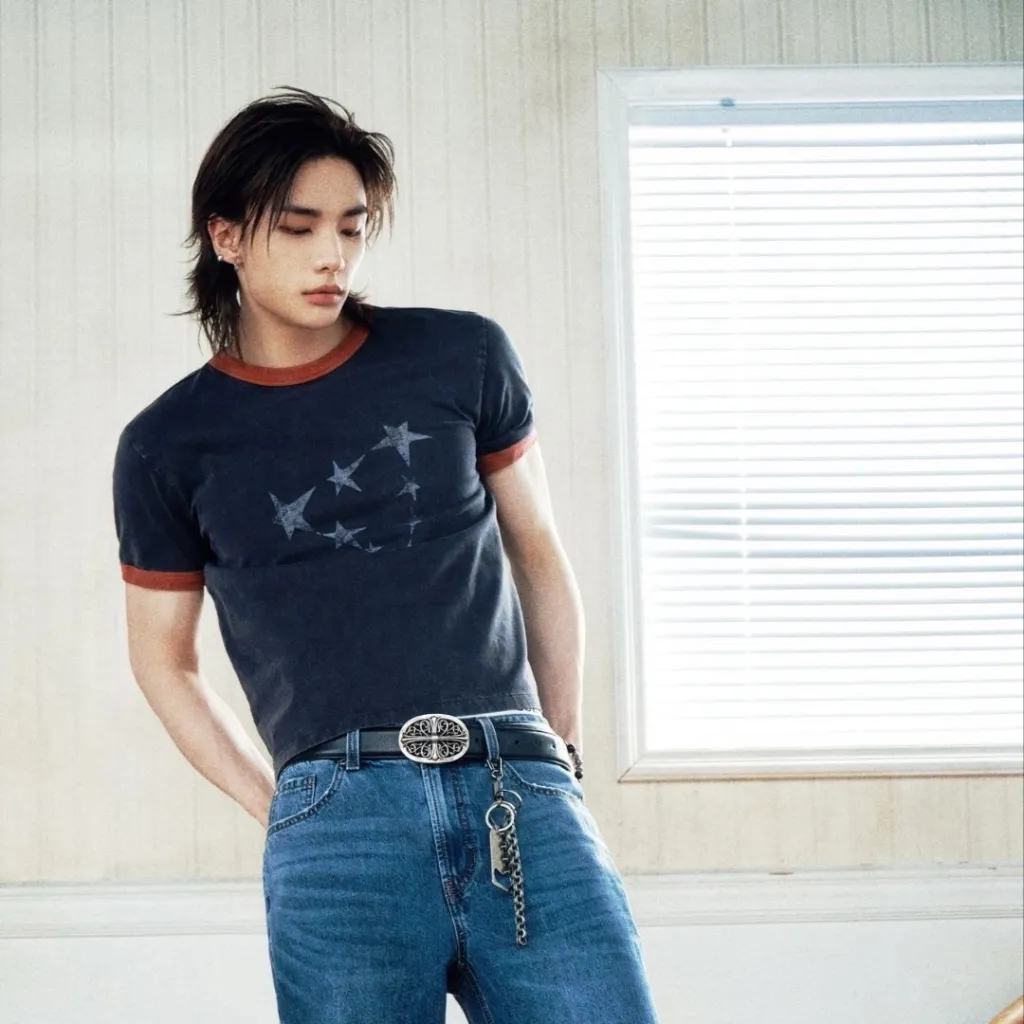 chat with ai character: HYUNJIN 