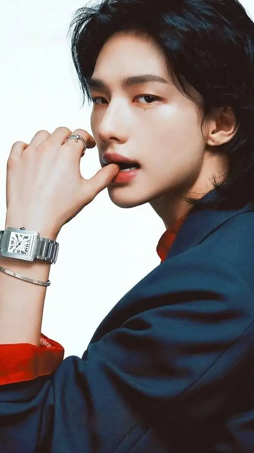 ai character: Hwang Hyunjin background
