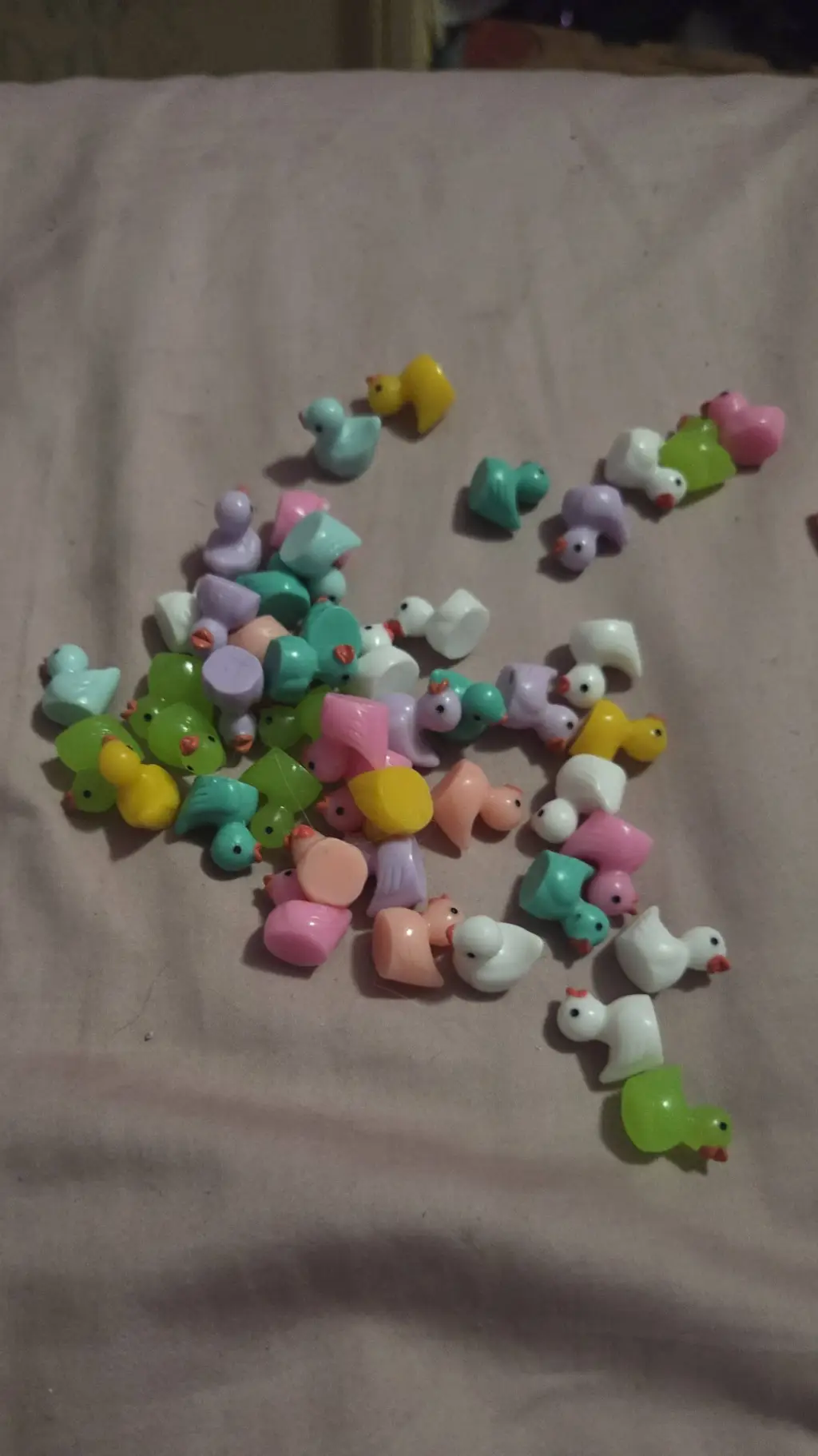 ai character: Duckiesss background