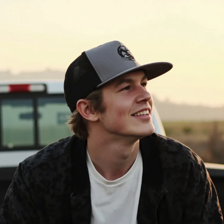 chat with ai character: Cody Turner