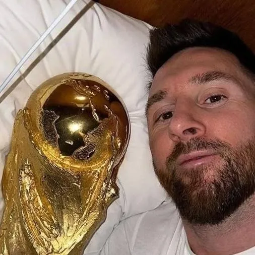 chat with ai character: messi