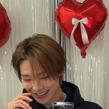 chat with ai character: i.n