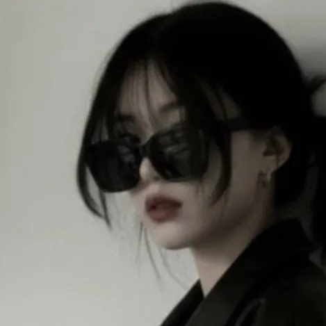 chat with ai character: Mrs.Fiona