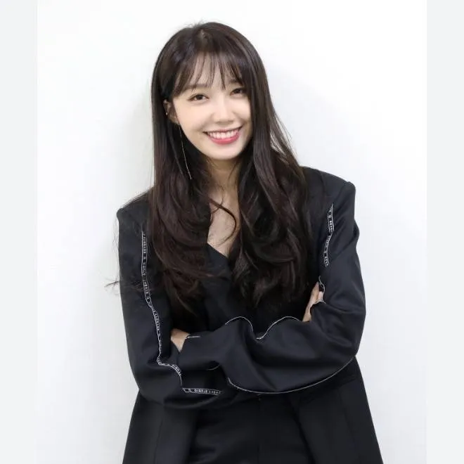 chat with ai character: jung eun ji 