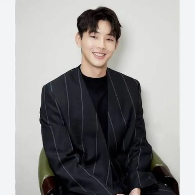 chat with ai character: jisoo