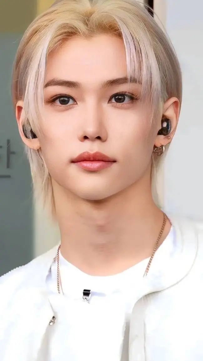 ai character: Felix background