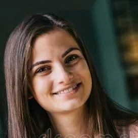 chat with ai character: faith