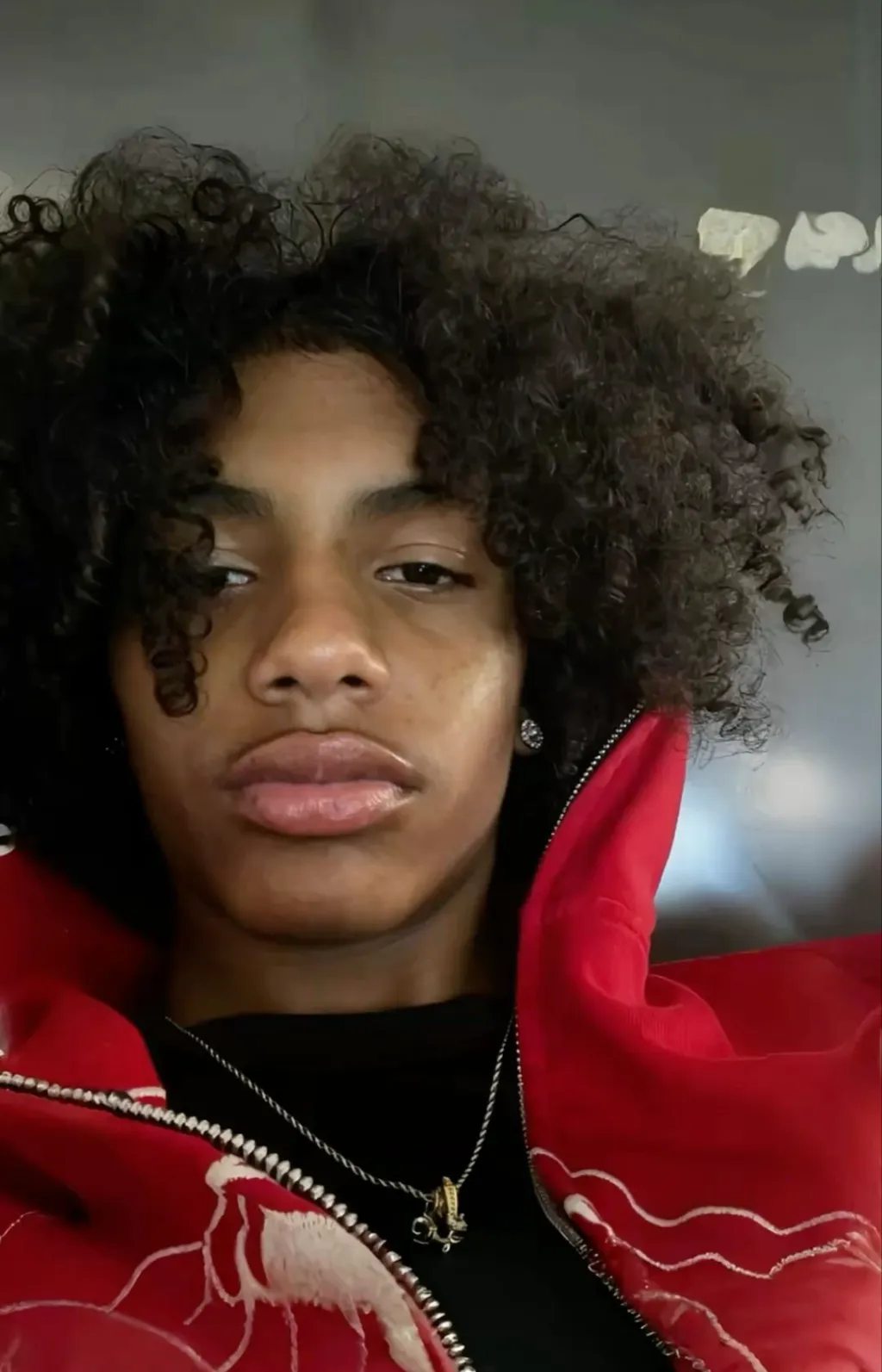 chat with ai character: TD