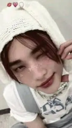 ai character: Hyunjin  background