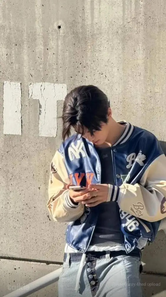 ai character: Keonho background