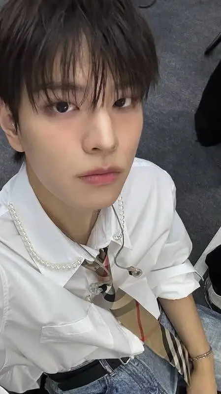 ai character: Seungmin background
