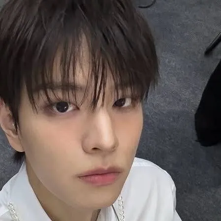 chat with ai character: Seungmin