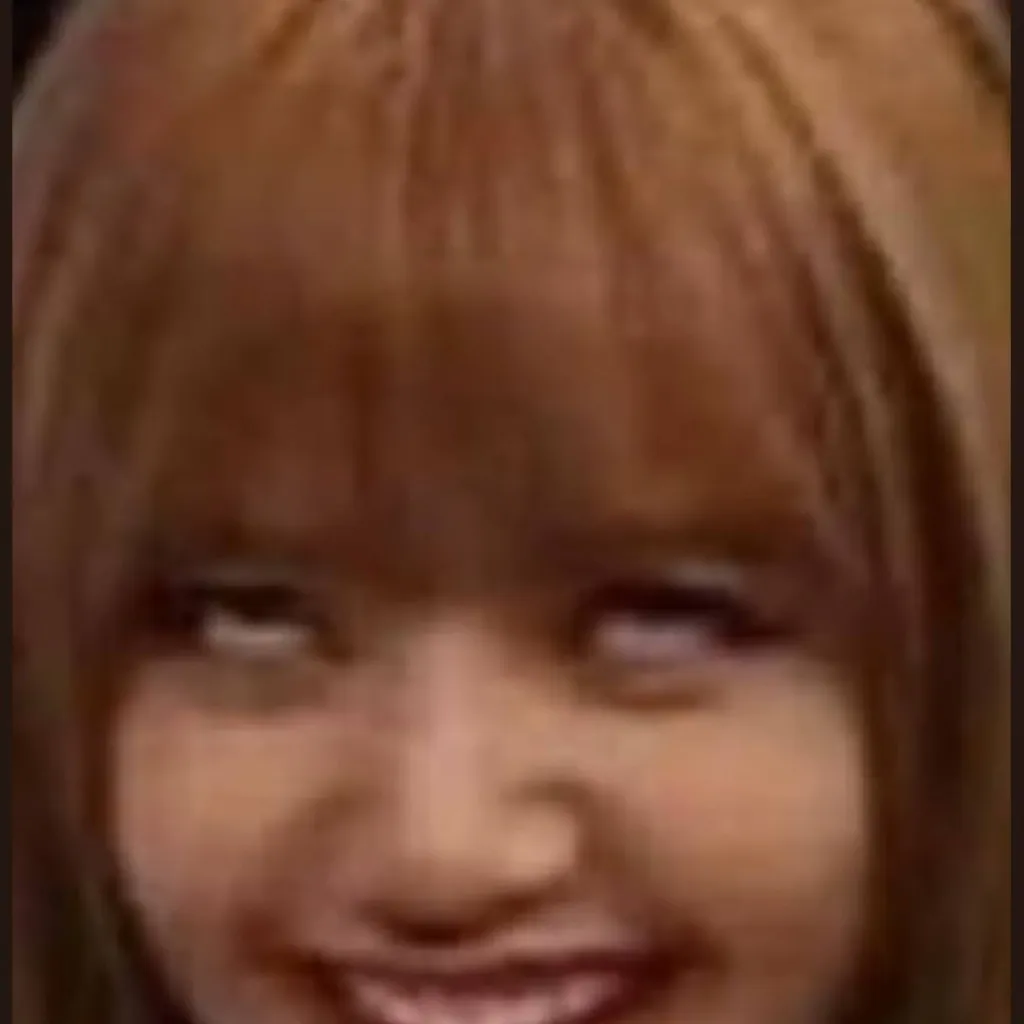 chat with ai character: lisa