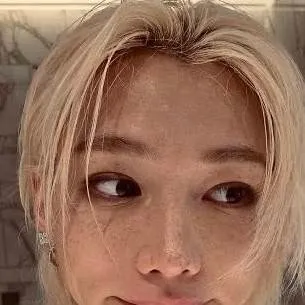 chat with ai character: tu amigo celoso 