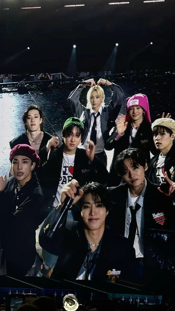 ai character: skz concierto  background
