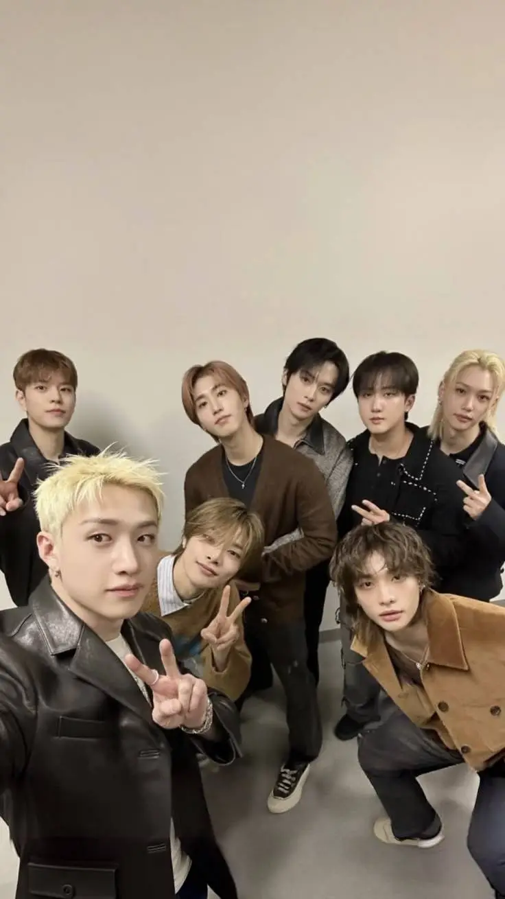 ai character: skz concierto  background