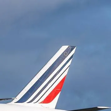 chat with ai character: Happy Planes