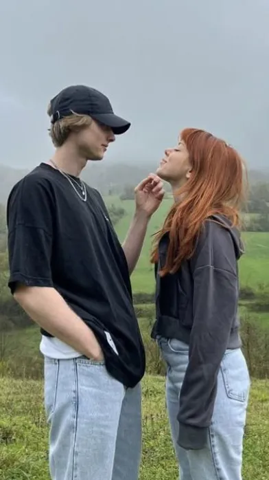 ai character: Andrew Smith background