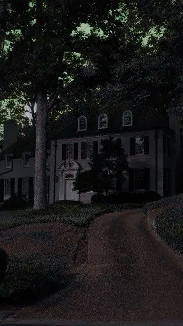 ai character: Creepypasta  background