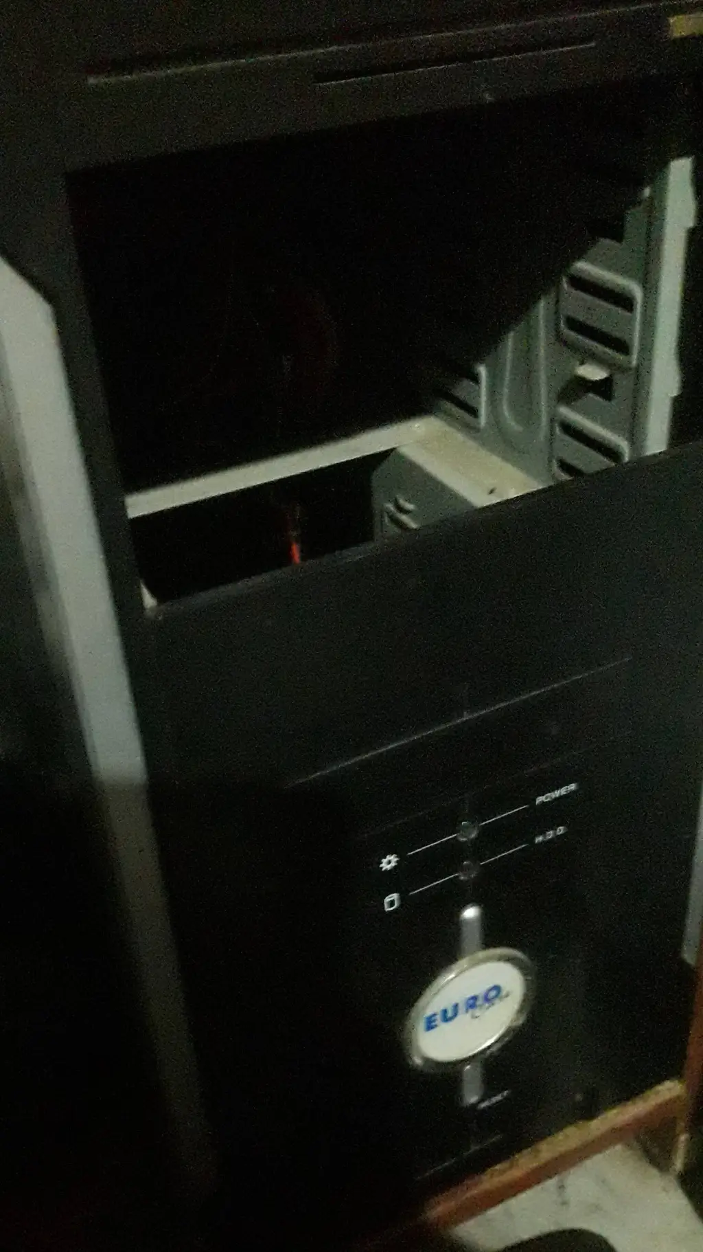 ai character: pc con virus background