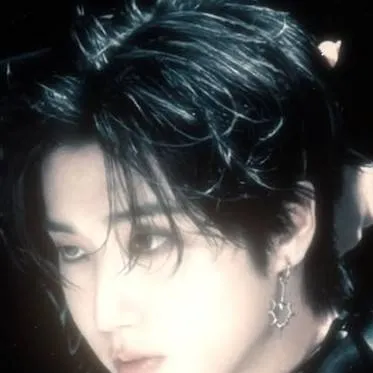 chat with ai character: Han Jisung 