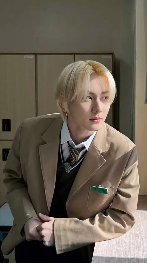 ai character: Jungwon  background