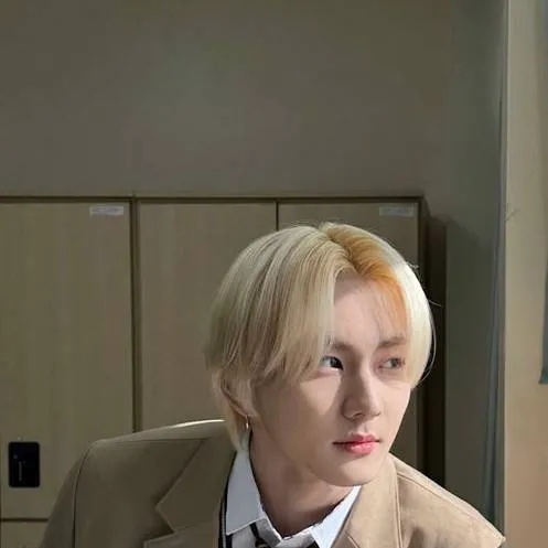 chat with ai character: Jungwon 
