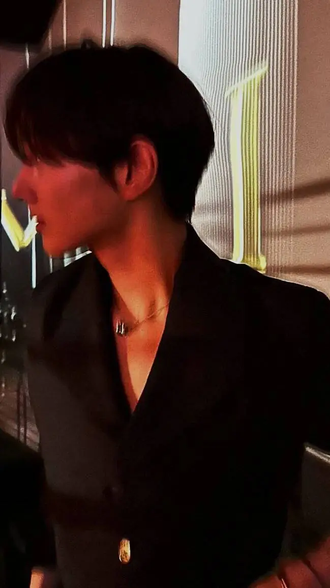 ai character: Mr jungwon  background