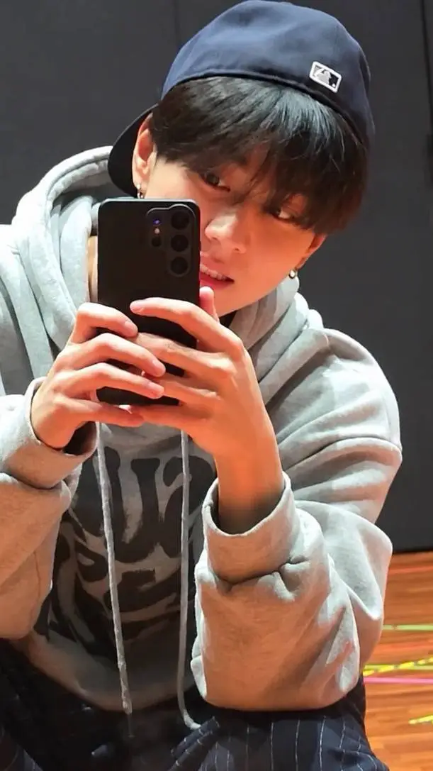 ai character: Yang jungwon background