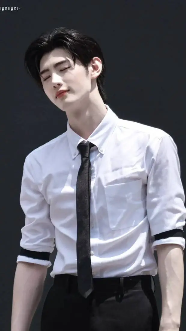 Talkie AI - Chat with sunghoon ᥫ᭡