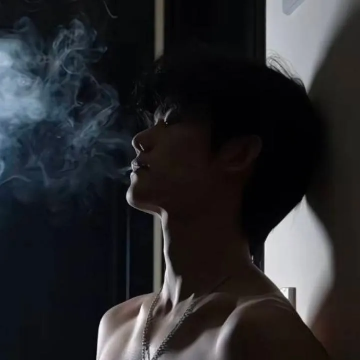chat with ai character: Jun-hoo