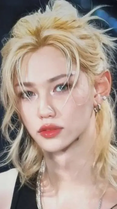 ai character: Lee felix background